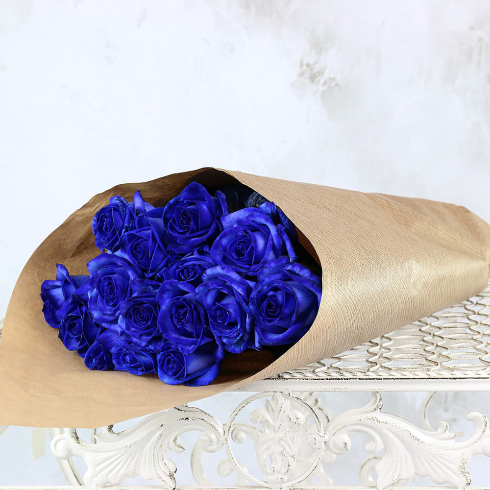 Букет из 3 синих розы в пленке, 50 см, Россия